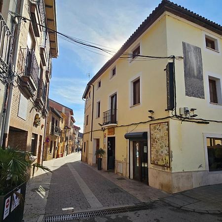 Hostal Albe Карион де лос Кондес Екстериор снимка