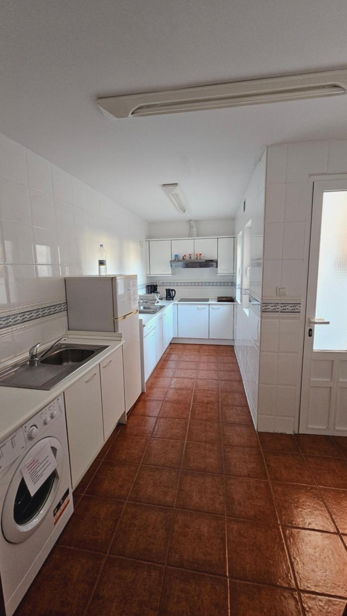 Hostal Albe Карион де лос Кондес Екстериор снимка