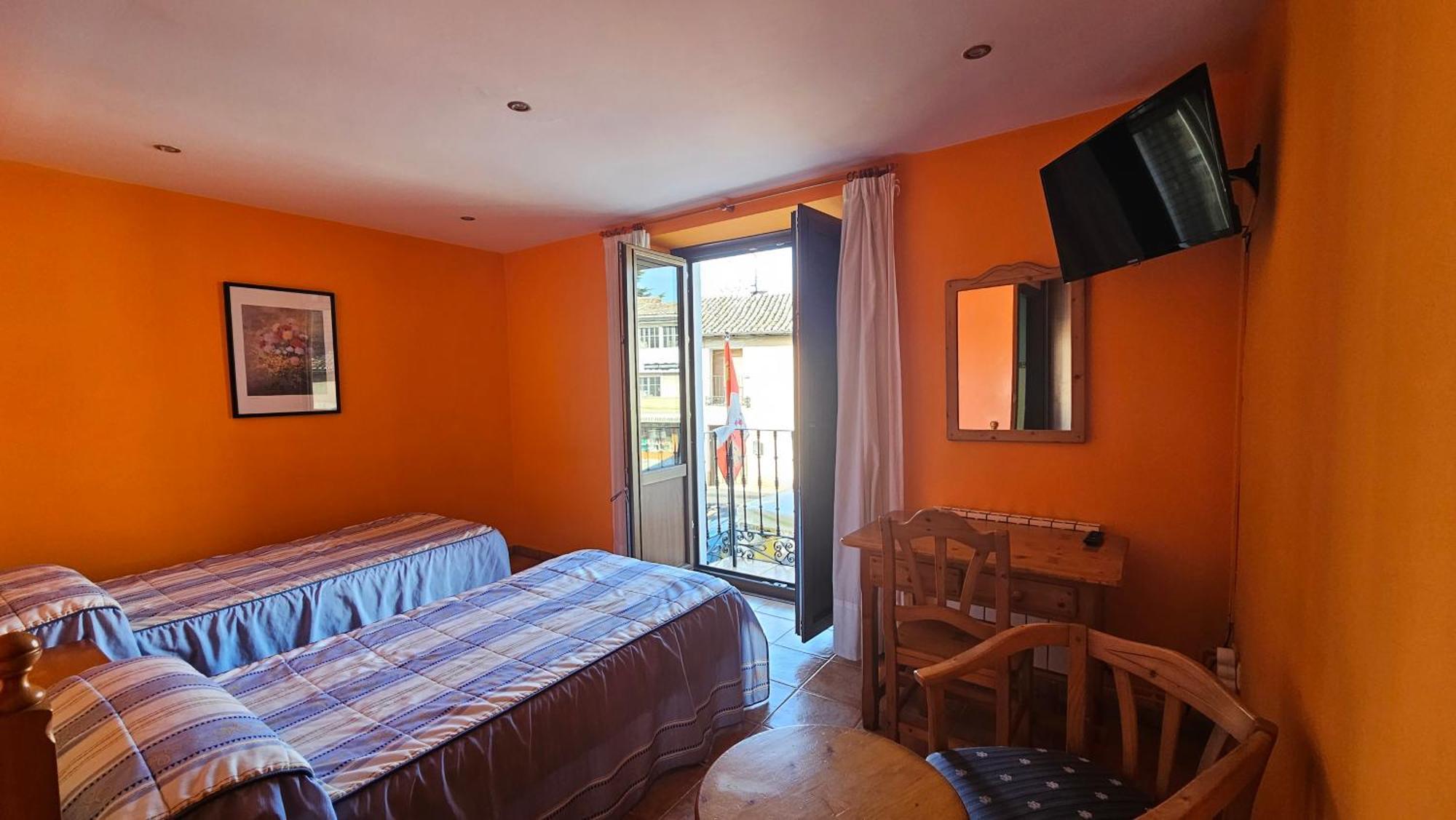 Hostal Albe Карион де лос Кондес Екстериор снимка