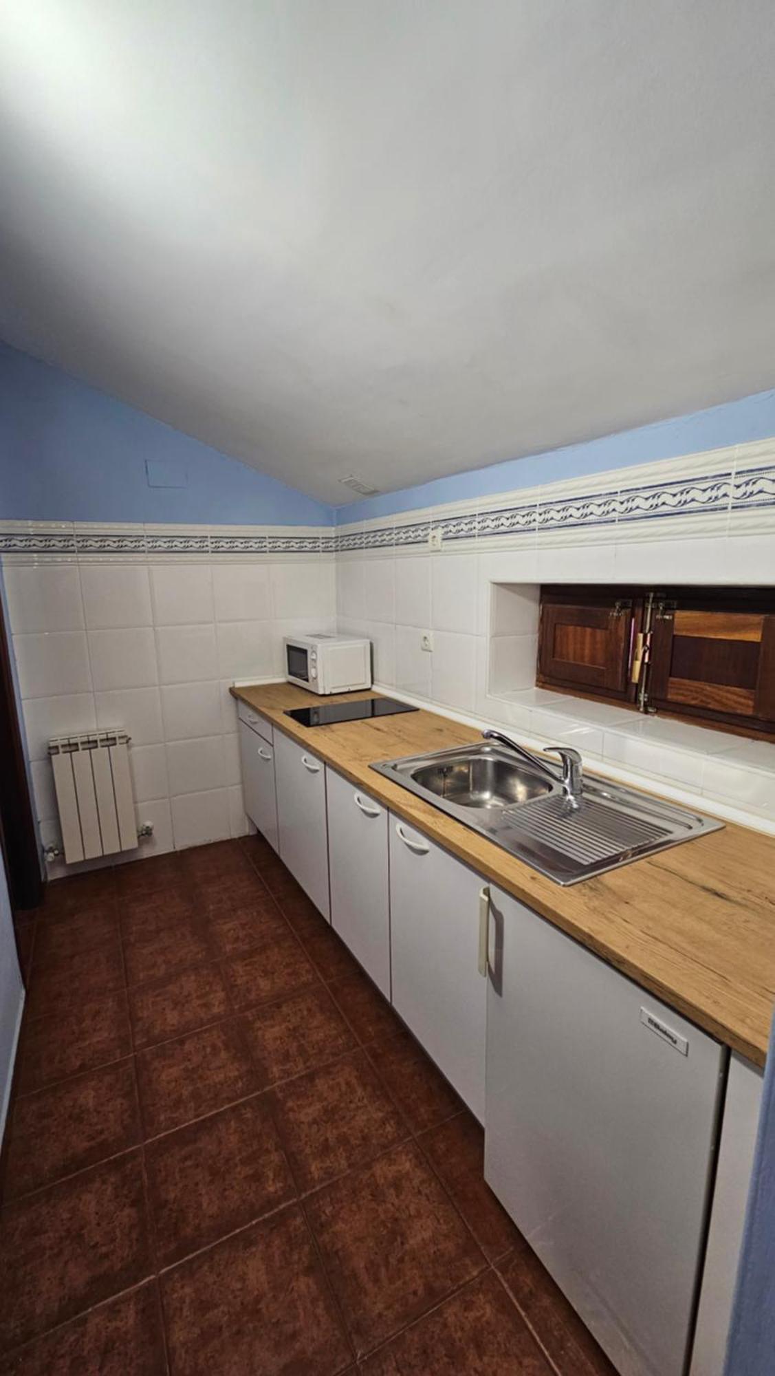 Hostal Albe Карион де лос Кондес Екстериор снимка